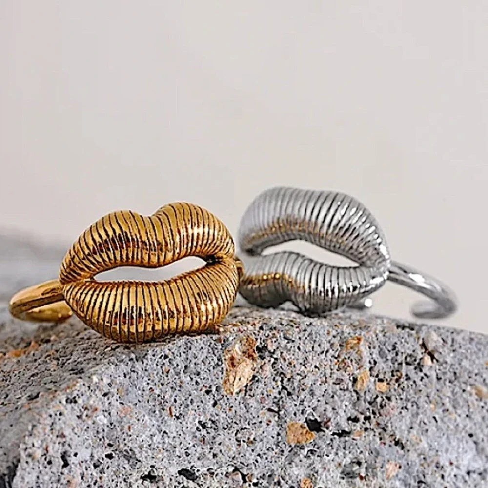 Stainless Steel Lip Resizable Ring Gold Plated Hip Hop Trendy